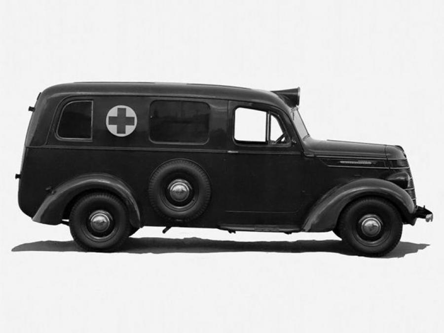  International D-2 Ambulance 1940 года  (фото 2 из 2)